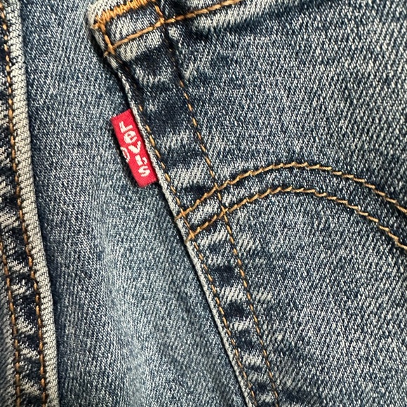 Levi’s Ribcage Straight Ankle Jeans
Size 26 - Picture 7 of 10